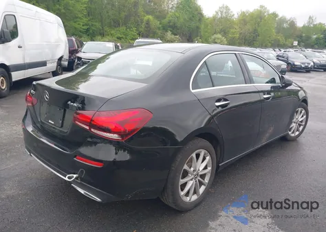 2020 Mercedes-Benz A 220 4Matic z USA, uszkodzony, nr VIN WDD3G4FB3LW040170